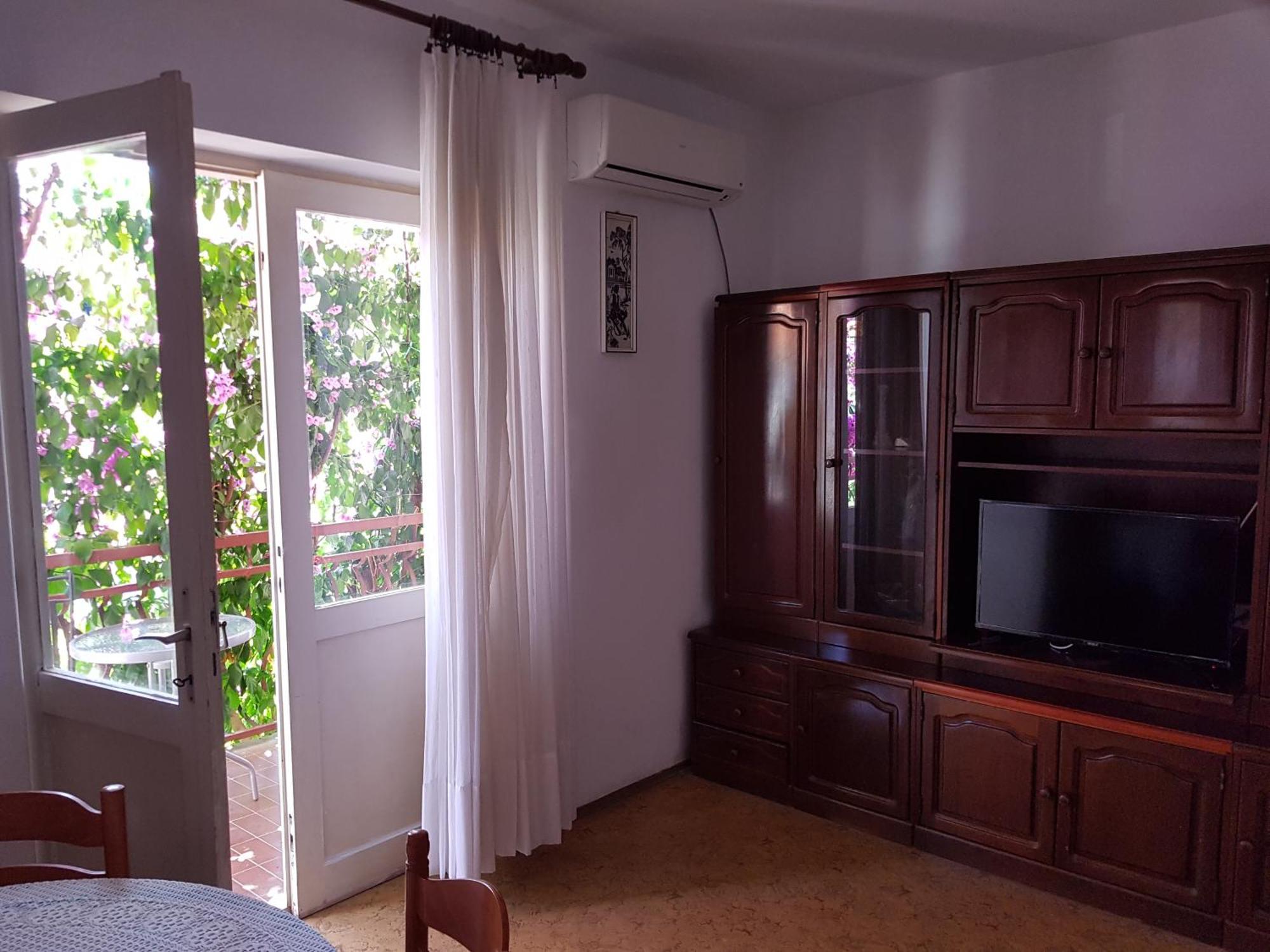 Mravak Apartments โตรกีร์ ภายนอก รูปภาพ
