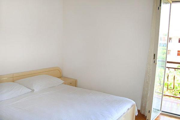 Mravak Apartments โตรกีร์ ภายนอก รูปภาพ
