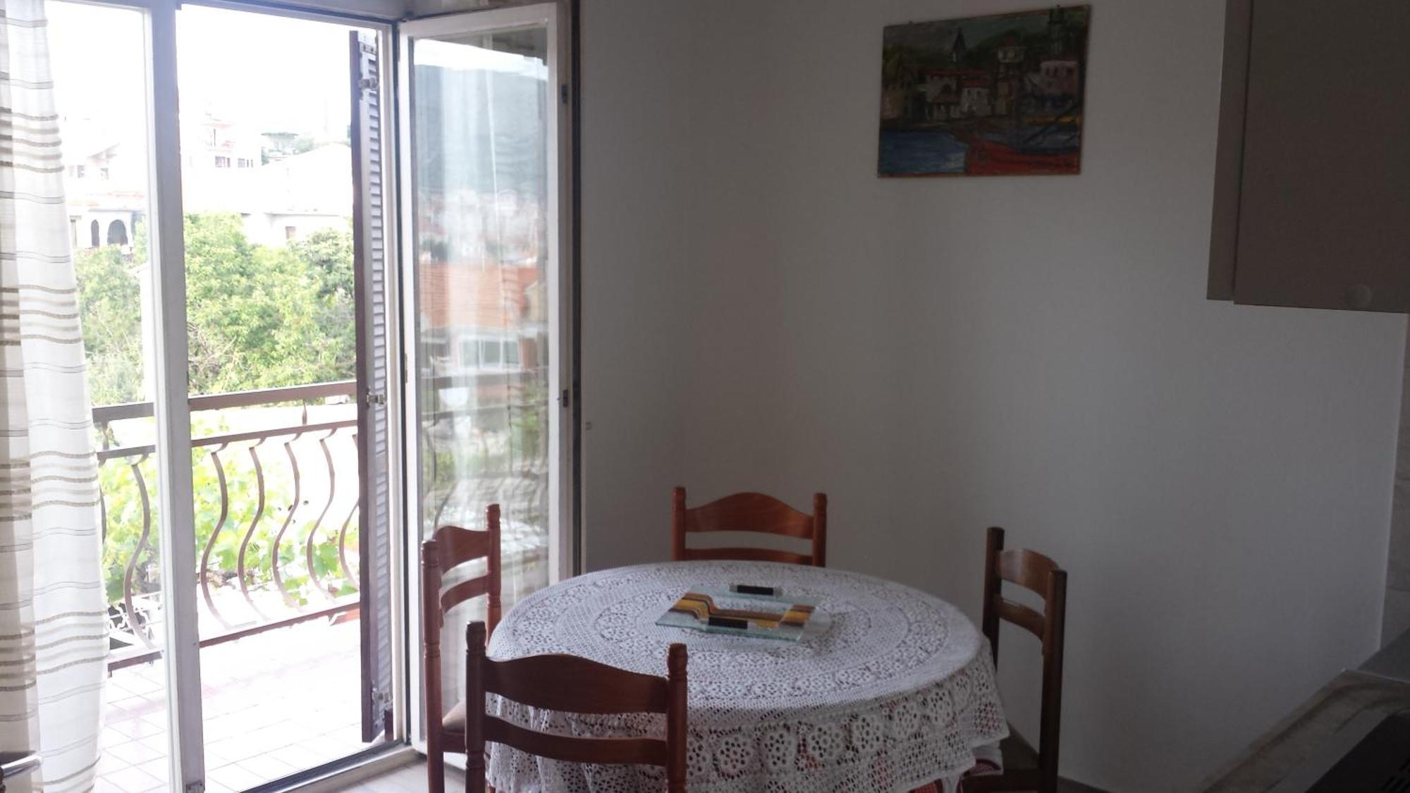 Mravak Apartments โตรกีร์ ภายนอก รูปภาพ