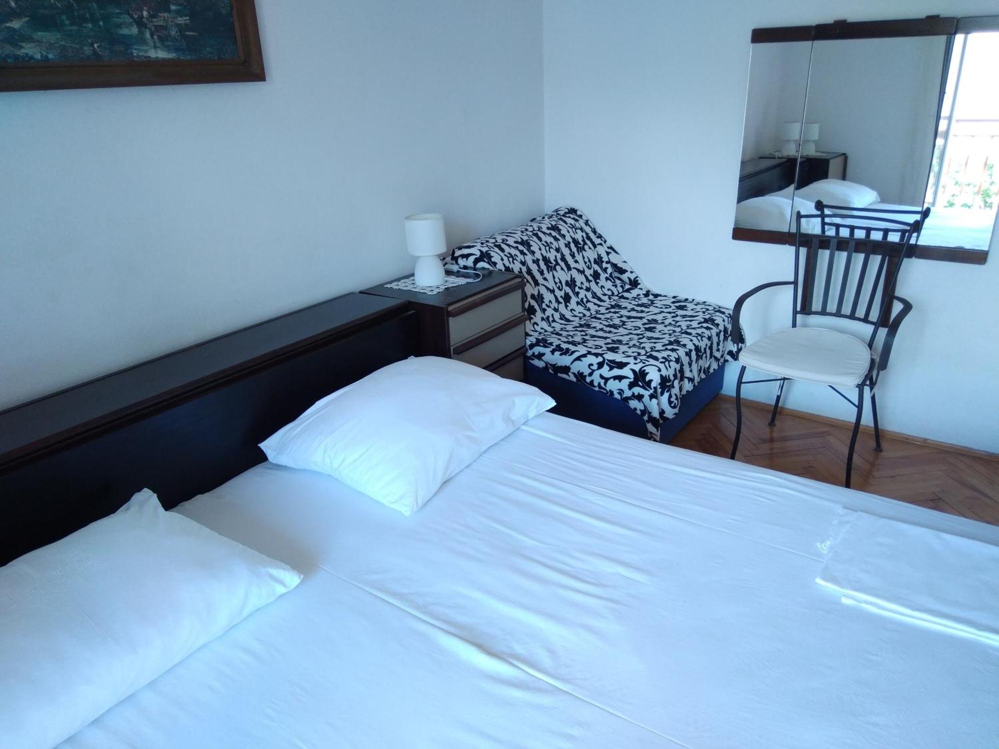Mravak Apartments โตรกีร์ ภายนอก รูปภาพ