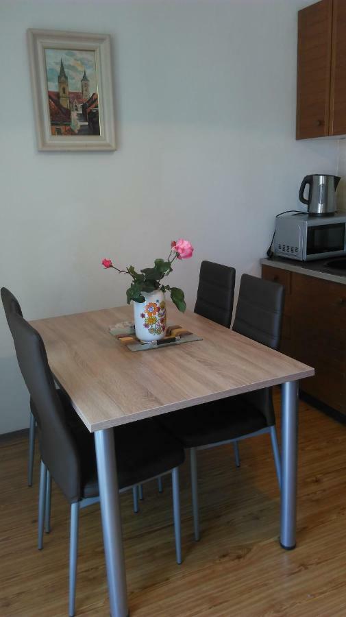Mravak Apartments โตรกีร์ ภายนอก รูปภาพ