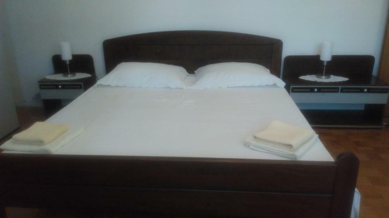 Mravak Apartments โตรกีร์ ภายนอก รูปภาพ