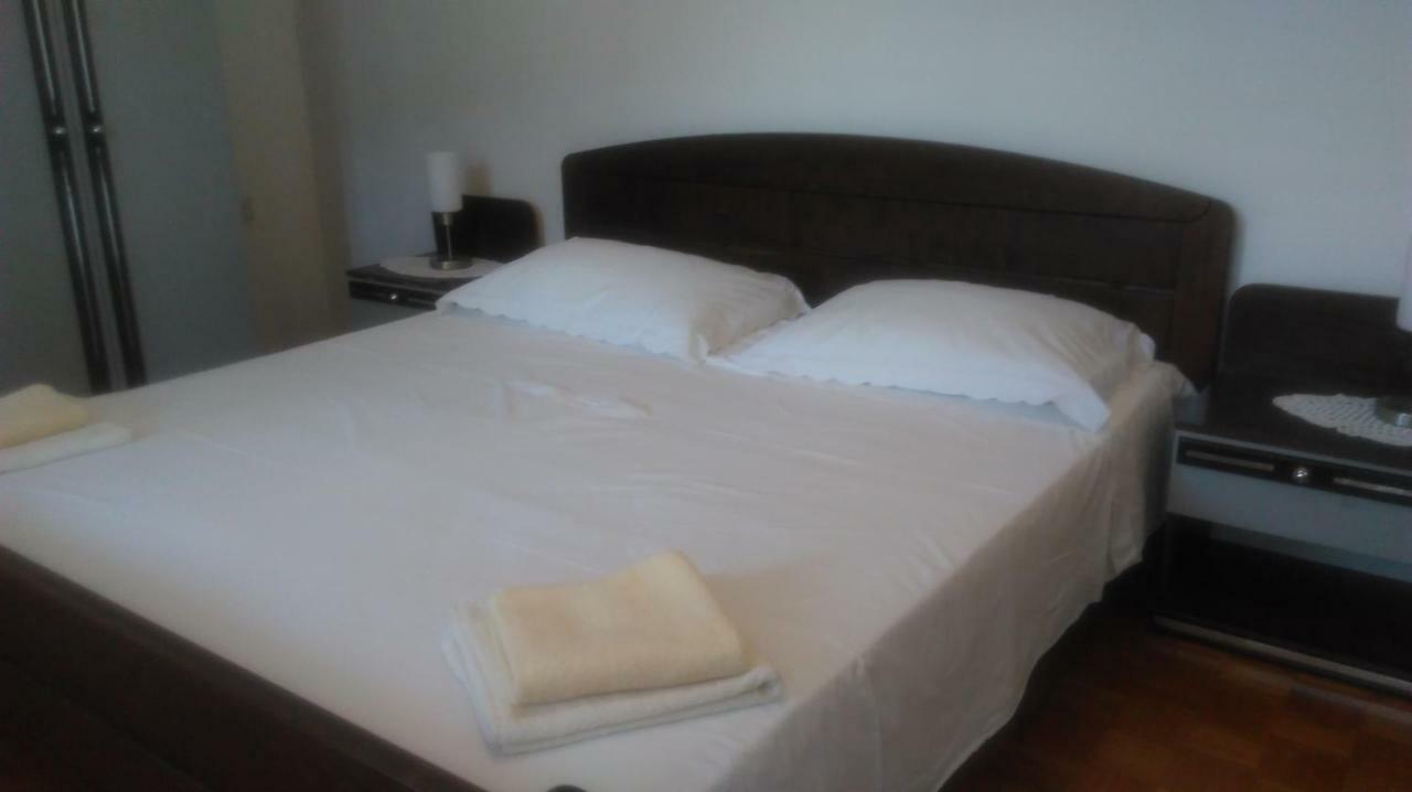 Mravak Apartments โตรกีร์ ภายนอก รูปภาพ