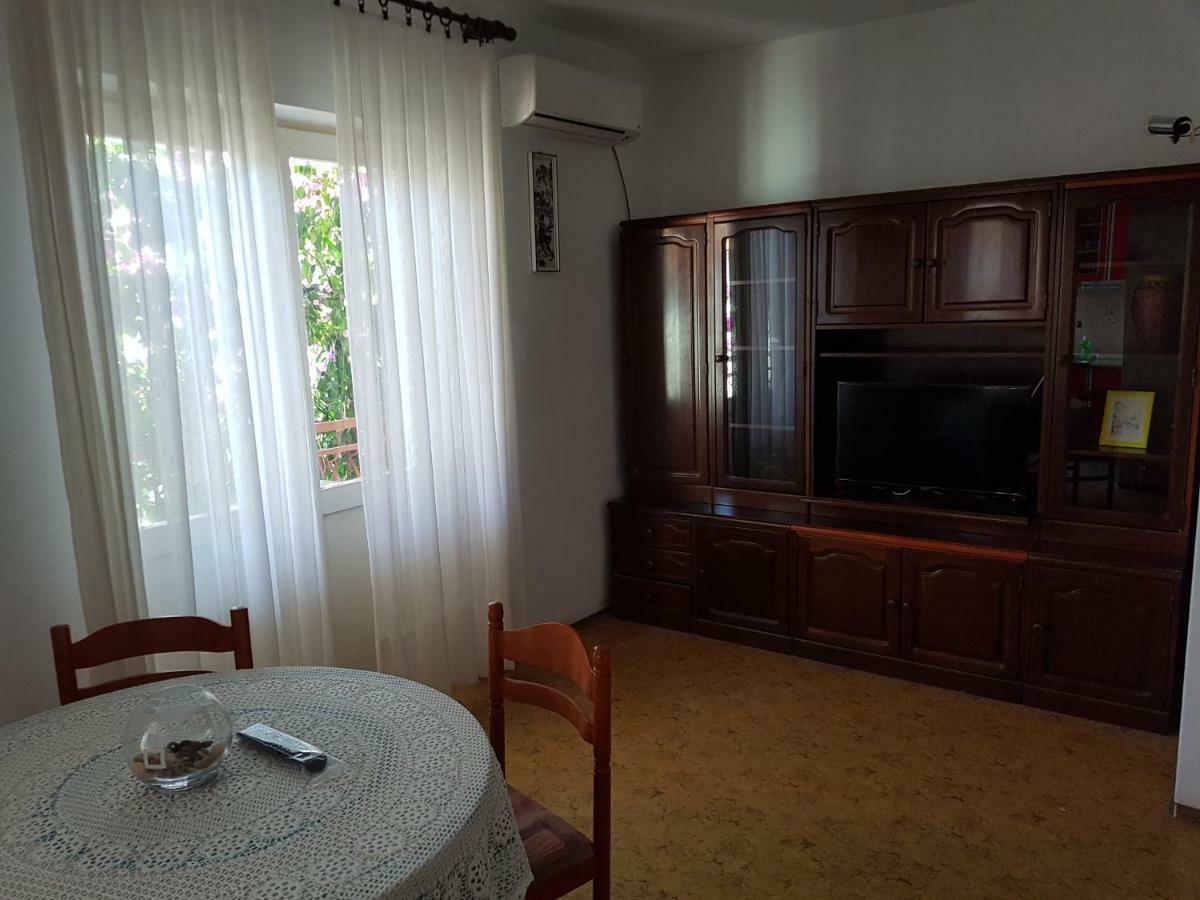Mravak Apartments โตรกีร์ ภายนอก รูปภาพ